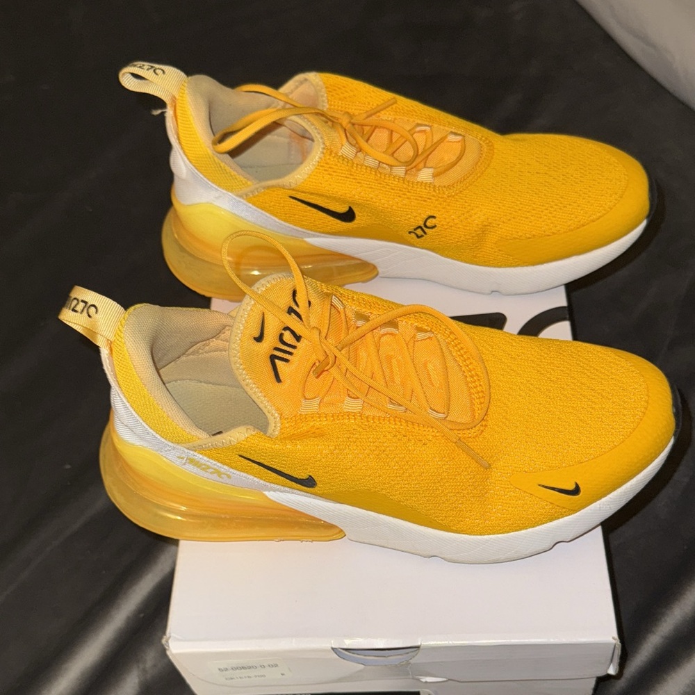 Nike AIR MAX 270